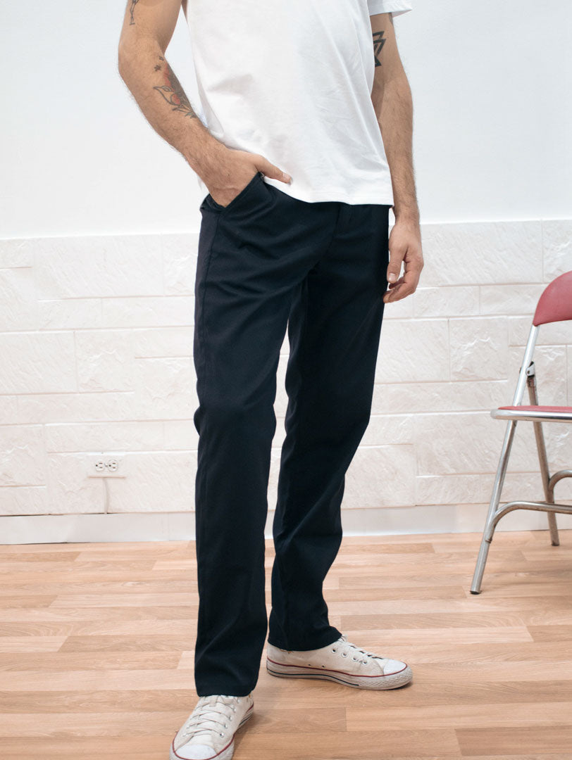 PANTALÓN AZUL ANTIFLUIDOS - REGULAR FIT