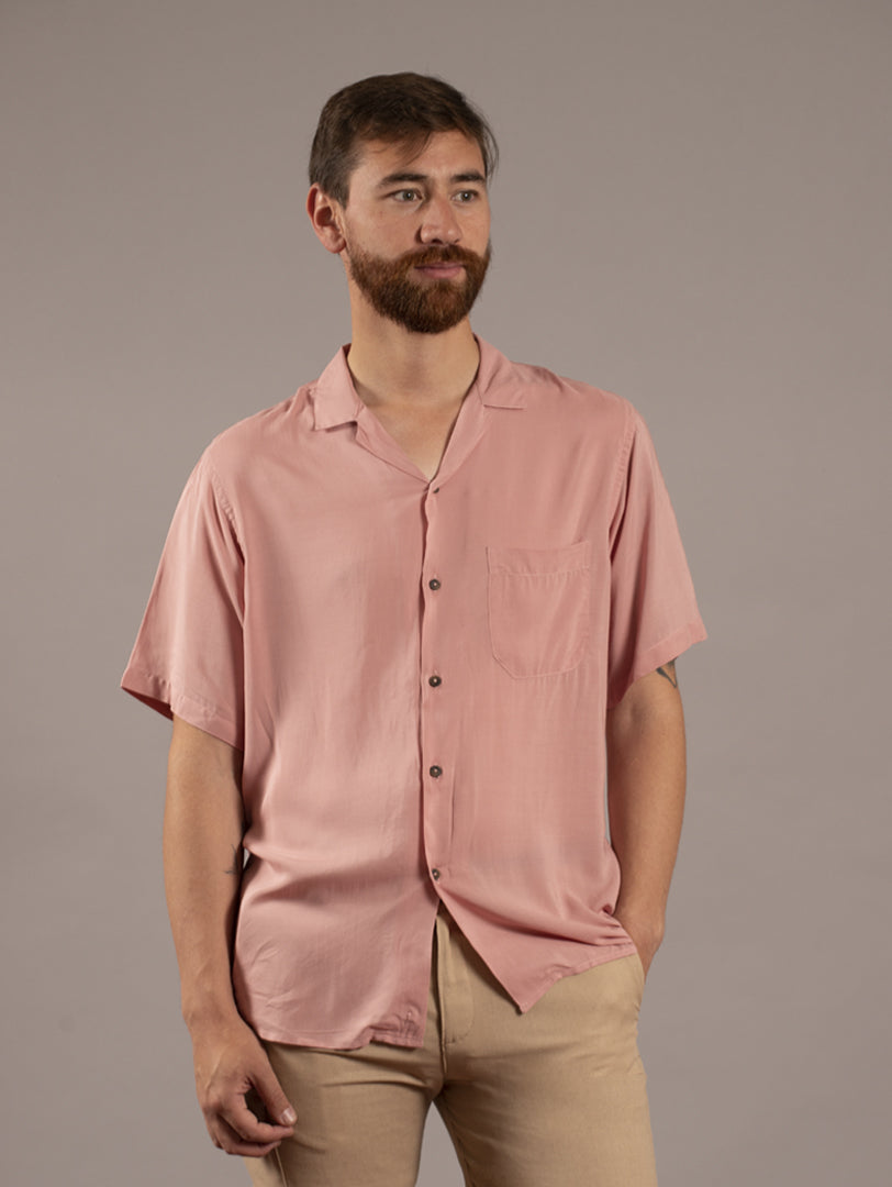 CAMISA ROSADA RAYÓN - CUELLO BOWLING
